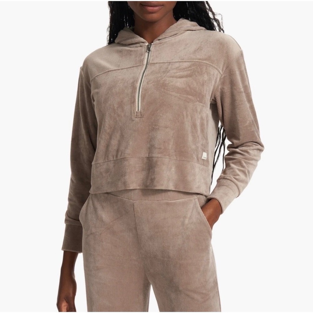 Vuori EUC Haven Half Zip Velour Ribbed Hoodie S Clean Girl Minimalist Sporty